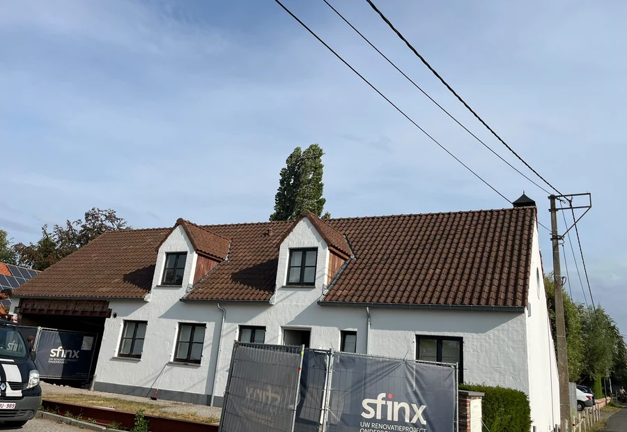 Gerenoveerd gebouw met verzorgde afwerking