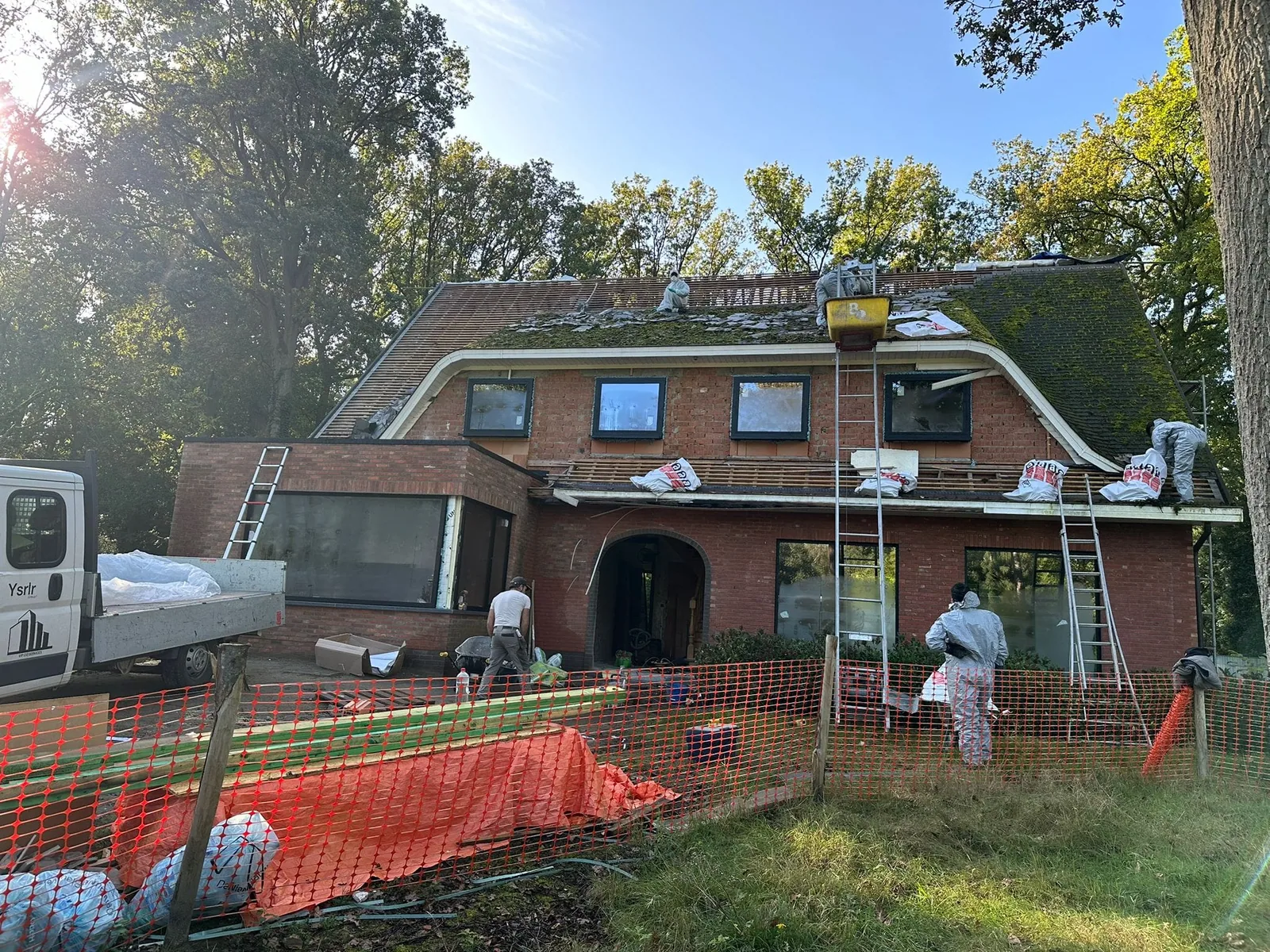 Villa met asbesthoudende dakleien